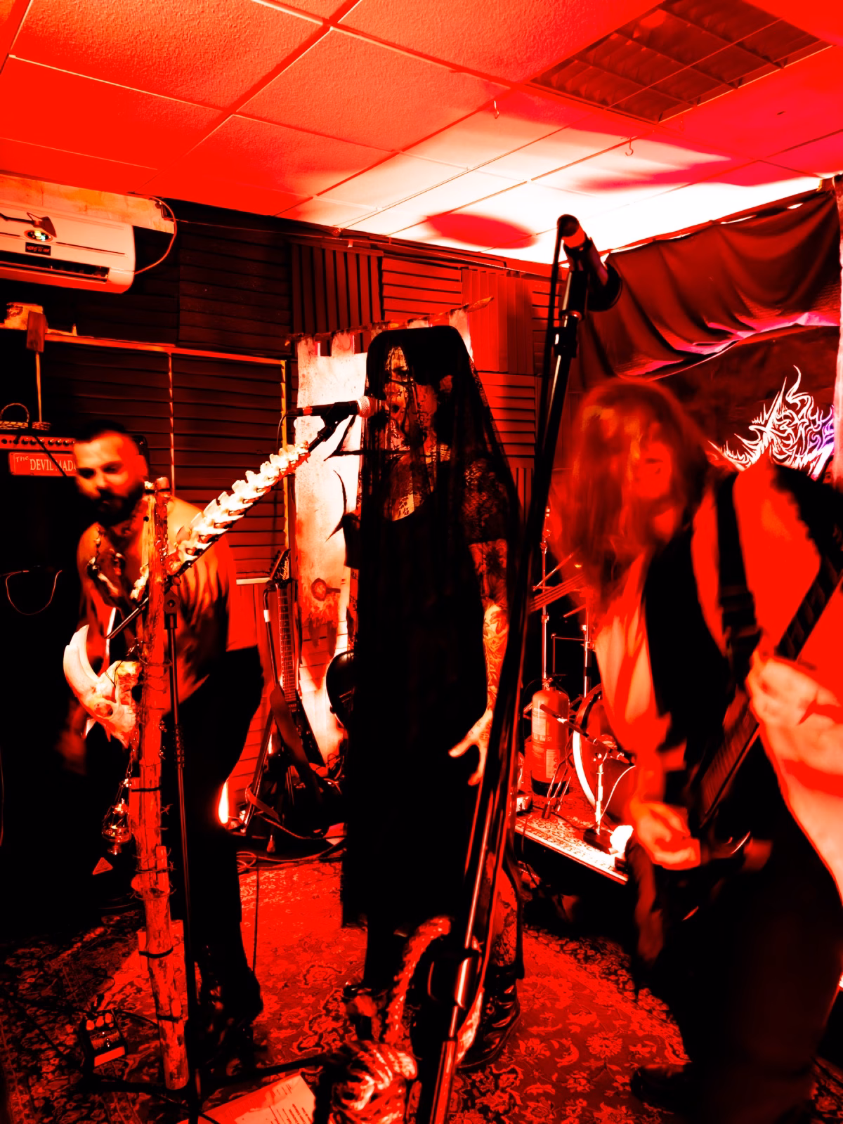 Azzaya ( Apresentação do EP “Infernal Blasphemia”) + Legacy of Payne e Legião Oculta