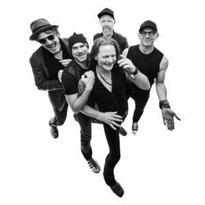 Salty Saints – Hold On/Steal like an Artist