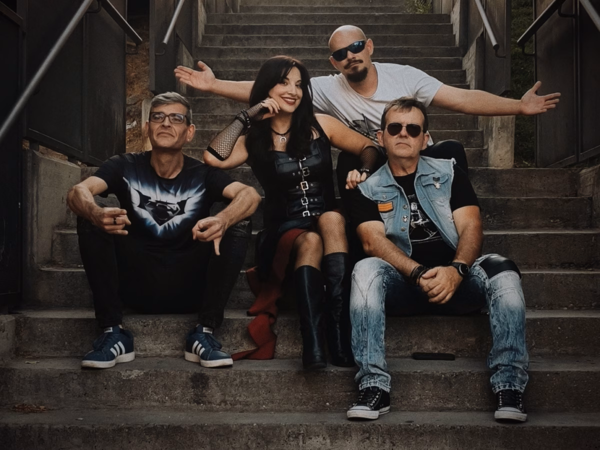 The Stein – En La Oscuridad