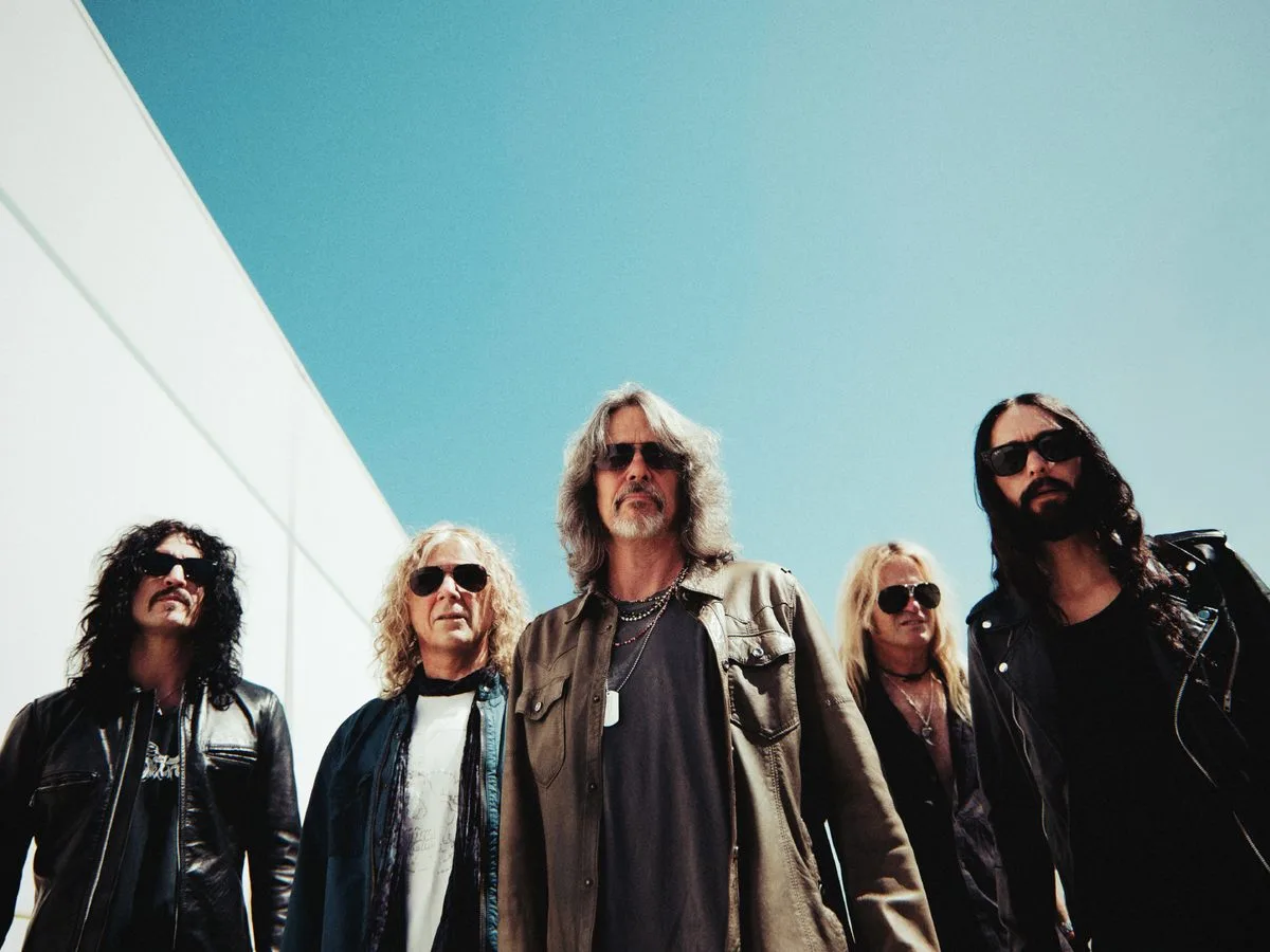The Dead Daisies – Lift Me Up